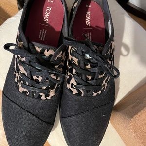 Ladies Black/Leopard Tom’s